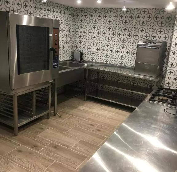 ホテル Chateau Kravín   Celý Objekt 15 Pokojů A Stodola