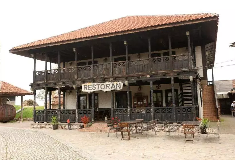 هتل Etno Selo Stolovo