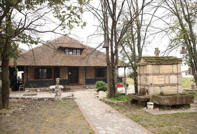 هتل Etno Selo Stolovo