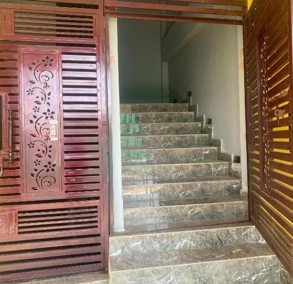 בית מלון כפרי Oyo Patel