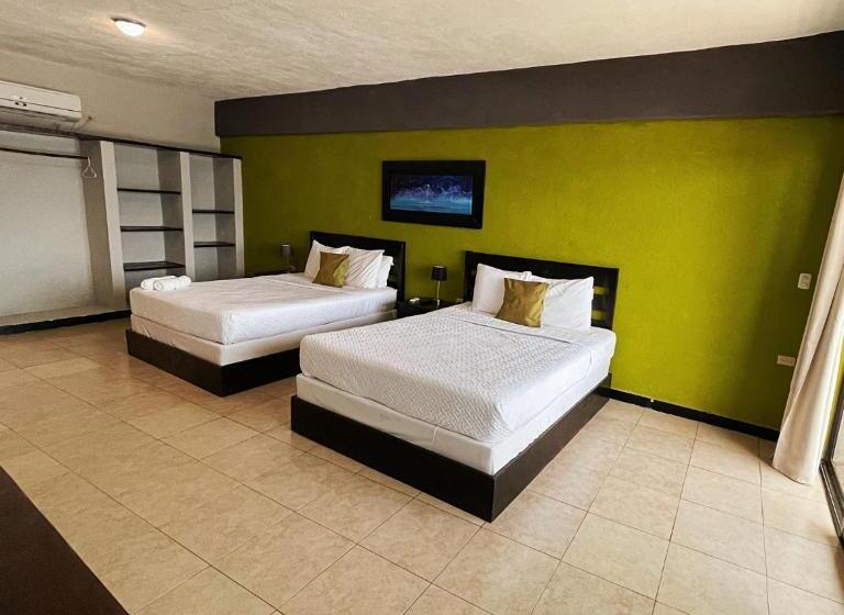 هتل Papaya Surf Garden