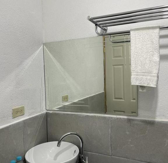 هتل Papaya Surf Garden