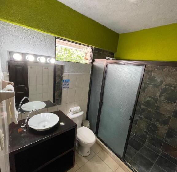 هتل Papaya Surf Garden