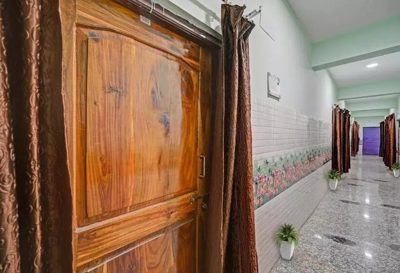 Hotelli Spot On Gate Way Guest House