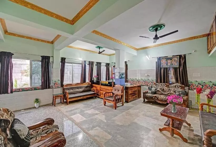 Hotelli Spot On Gate Way Guest House