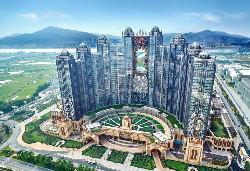 בית מלון כפרי Studio City Epic Tower