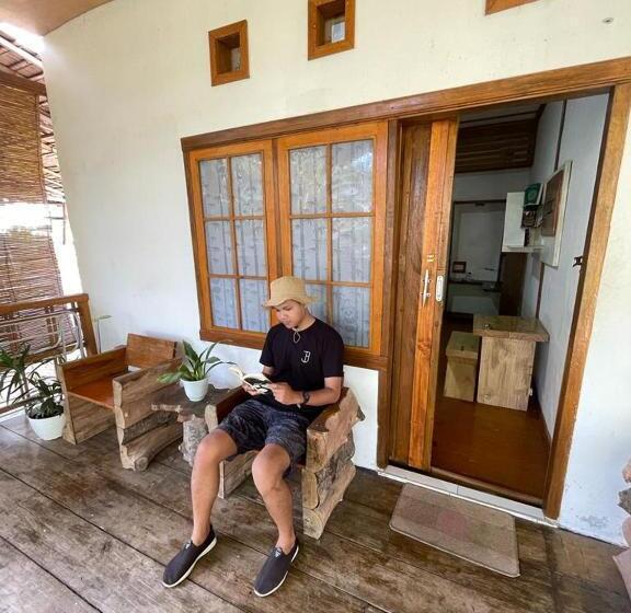 Nua Indah Hotel & Resto Wakatobi