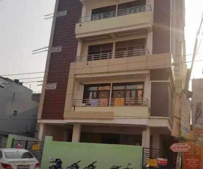 Oyo Hotel Family Ties