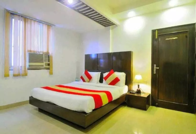 Oyo Hotel Family Ties