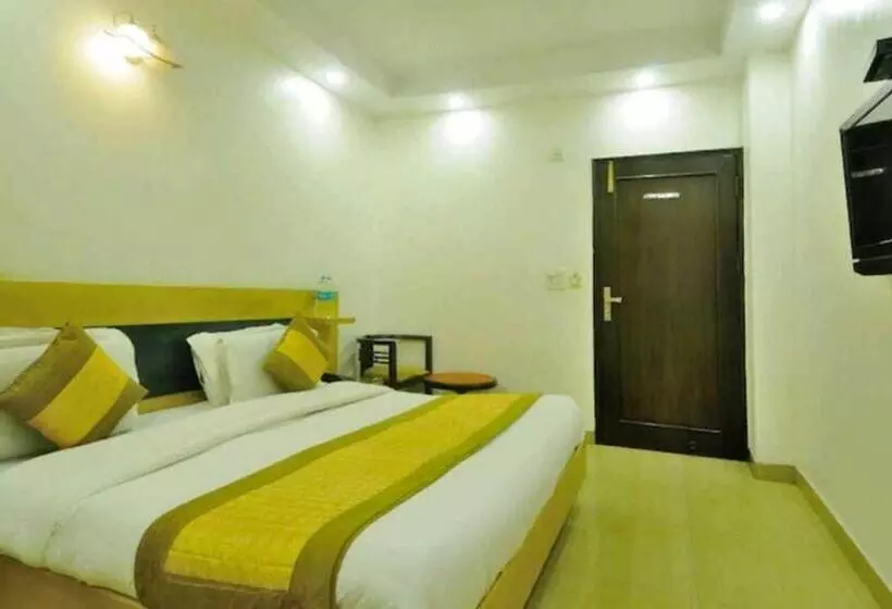 Oyo Hotel Family Ties