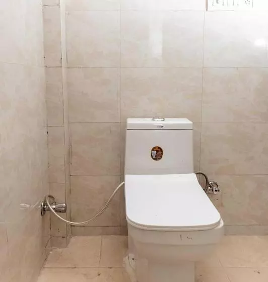 Oyo Hotel Pinaki Stay Near Noida Sector 51 Metro Station