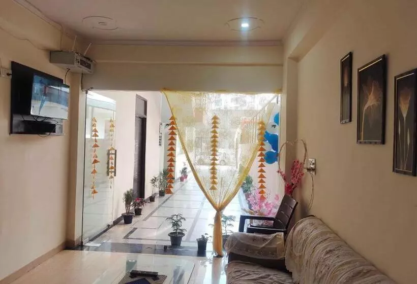 Oyo Hotel Pinaki Stay Near Noida Sector 51 Metro Station