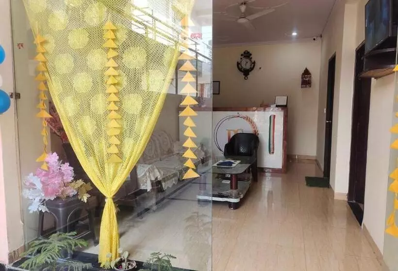 Oyo Hotel Pinaki Stay Near Noida Sector 51 Metro Station