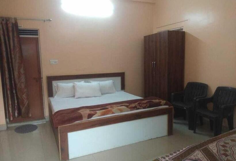 Oyo Hotel Raj Palace