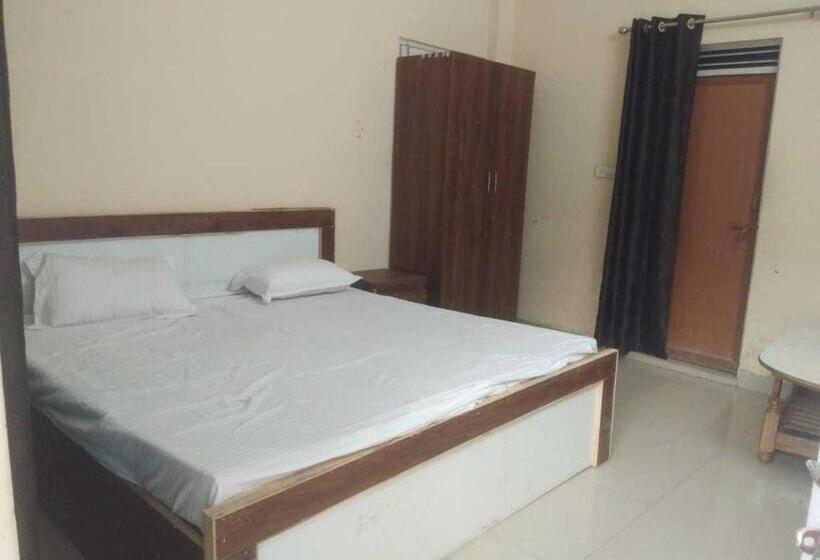 Oyo Hotel Raj Palace