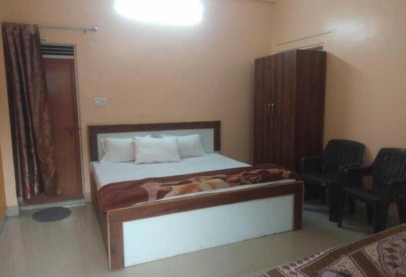 Oyo Hotel Raj Palace