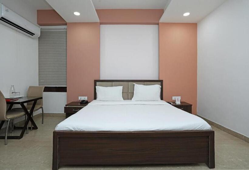 Oyo Hotel Raj Palace