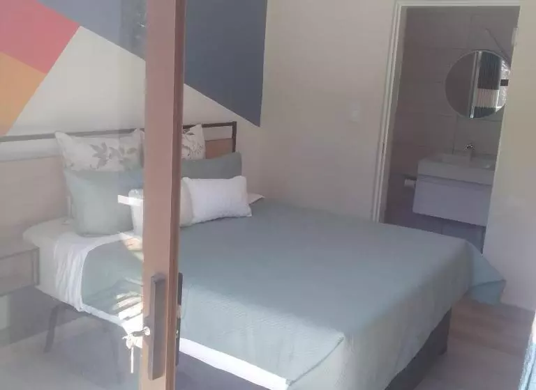 پانسیون Dulcomb Guesthouse