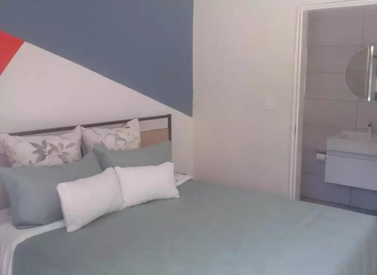 پانسیون Dulcomb Guesthouse