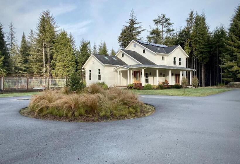 פנסיון Modern Farmhouse Wooded Hide Away