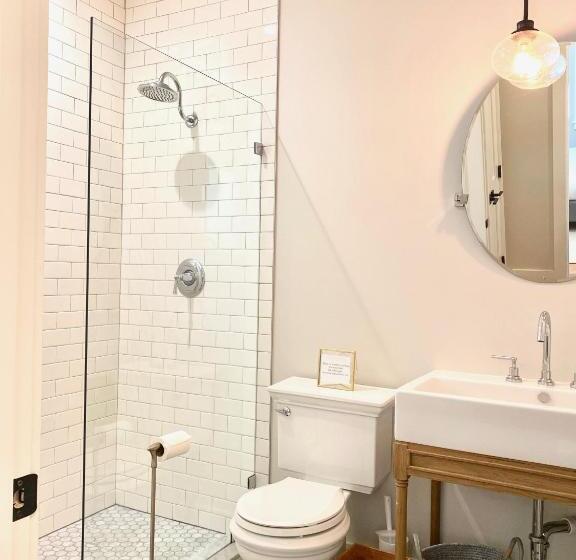 פנסיון Modern Farmhouse Wooded Hide Away