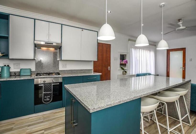 פנסיון Penny S Place On Greenway