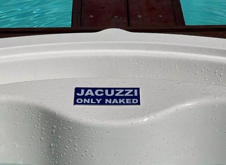 Majatalo Naturista Exclusivo Hombres