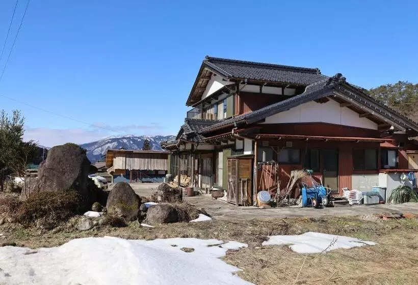 Majatalo Usuke Minpaku