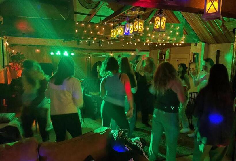 بنسيون Willow Hill Farm Club