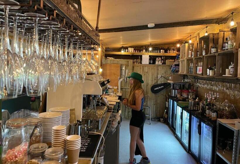 بنسيون Willow Hill Farm Club