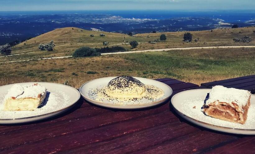 ユースホステル Tumova Koča Na Slavniku