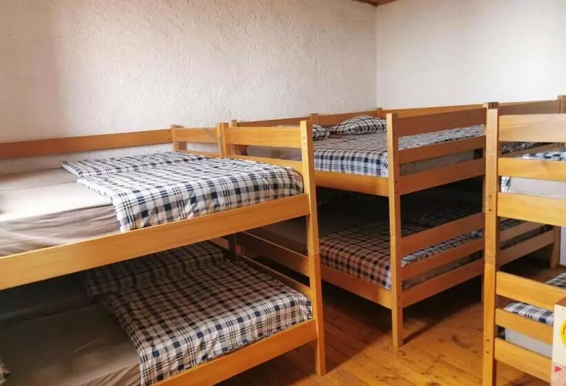 هاستل Tumova Koča Na Slavniku