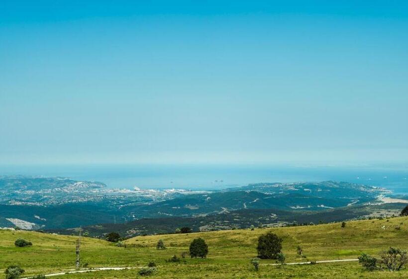 ユースホステル Tumova Koča Na Slavniku