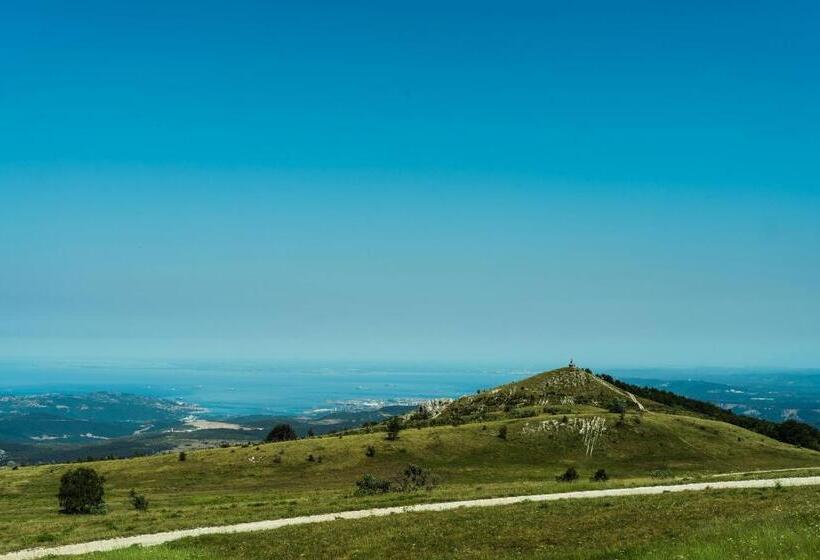 ユースホステル Tumova Koča Na Slavniku