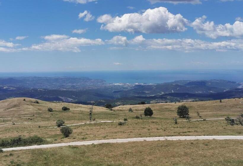 ユースホステル Tumova Koča Na Slavniku