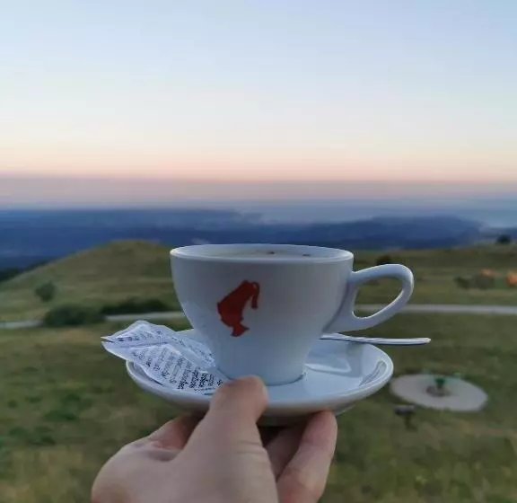 هاستل Tumova Koča Na Slavniku