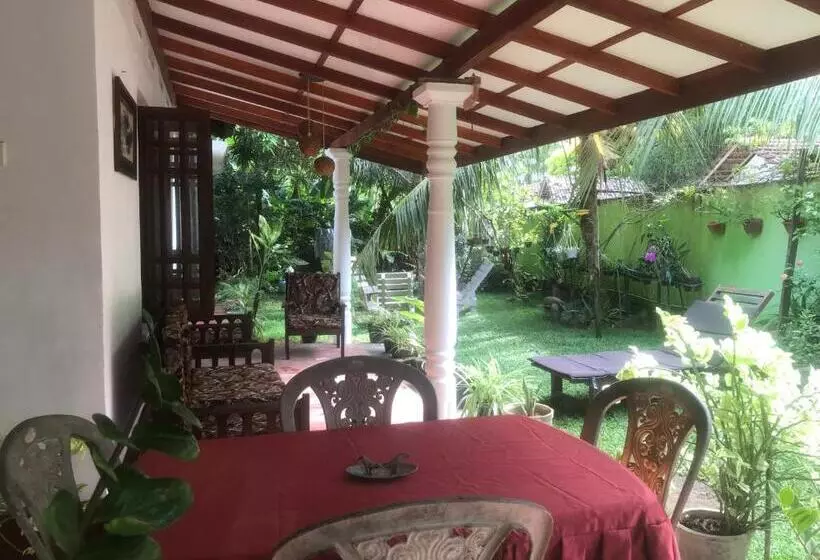 ベッドアンドブレックファースト Beach House Madiha