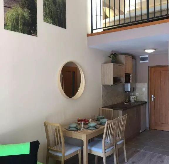 Aamiaismajoitus (B&B) Castellum Apartmanház