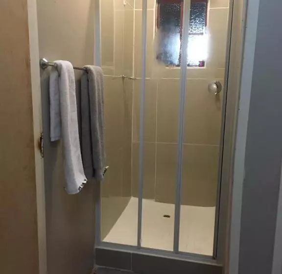 Aamiaismajoitus (B&B) Ncotshane Bnb