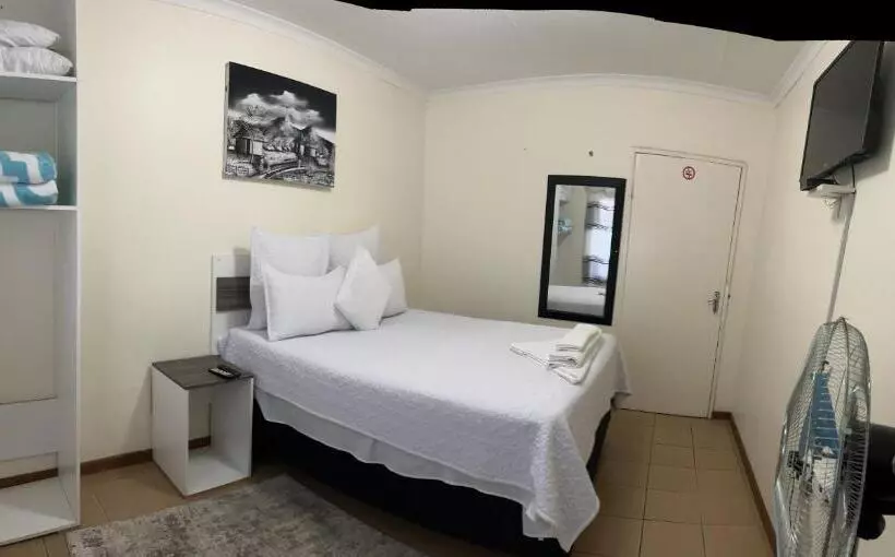 Aamiaismajoitus (B&B) Ncotshane Bnb