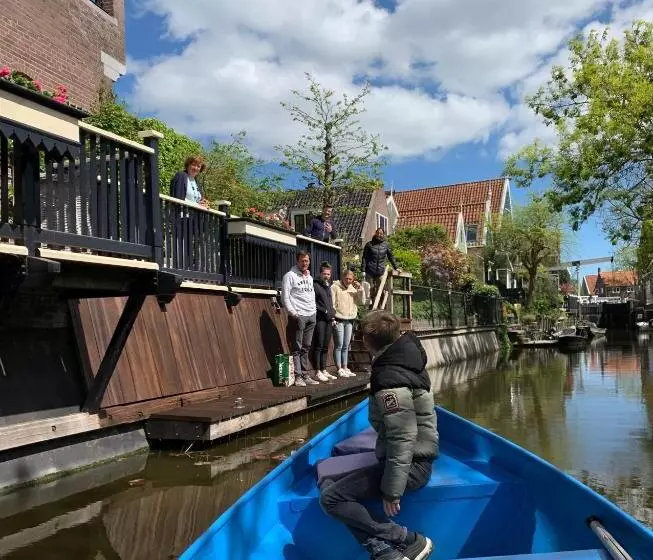 Aamiaismajoitus (B&B) Oude Postkantoor De Rijp