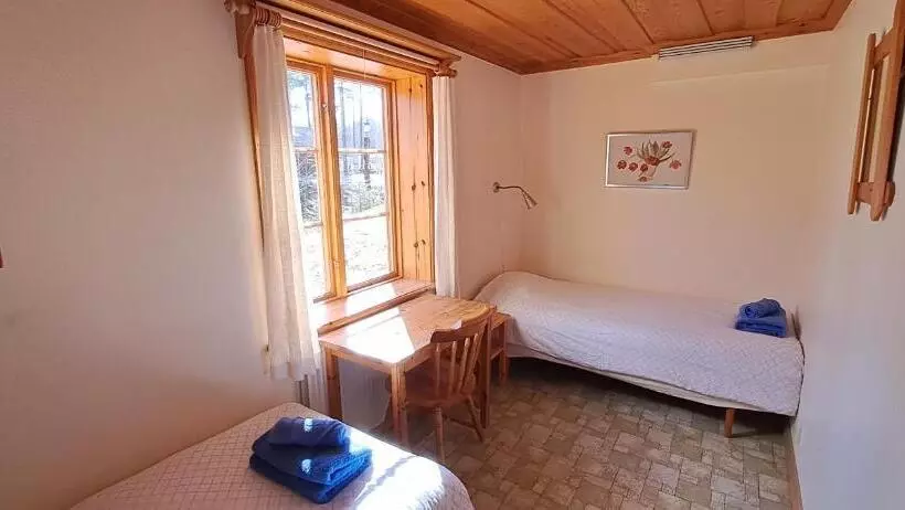 Aamiaismajoitus (B&B) Skålsjögården Timber Lodge