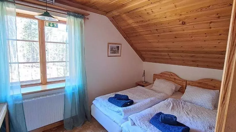 Aamiaismajoitus (B&B) Skålsjögården Timber Lodge