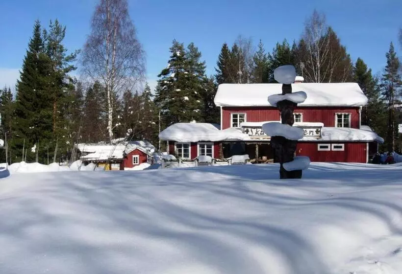 Aamiaismajoitus (B&B) Skålsjögården Timber Lodge