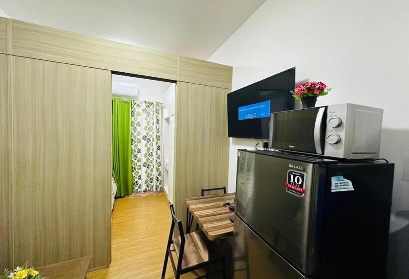 Hotelli 1bedroom With Balcony Taguig Near Bgc Mc Kinley