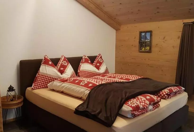 هتل Chalet Bei Der Arve