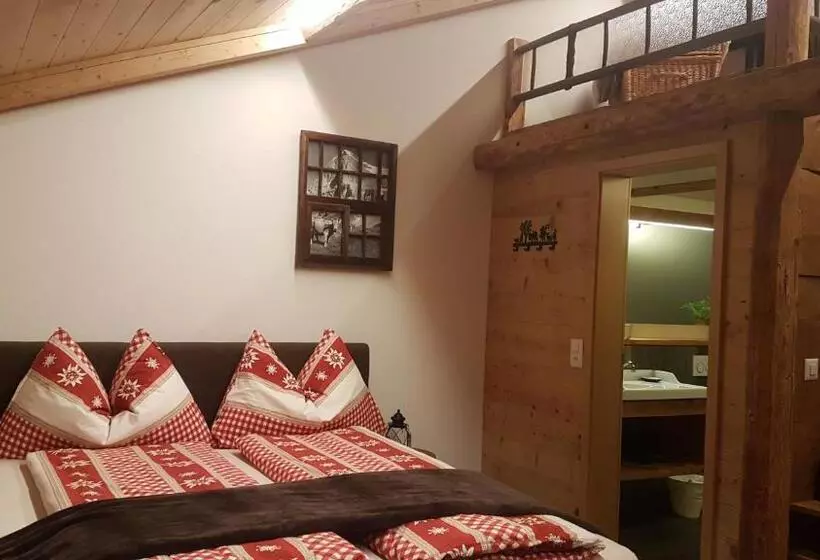 هتل Chalet Bei Der Arve