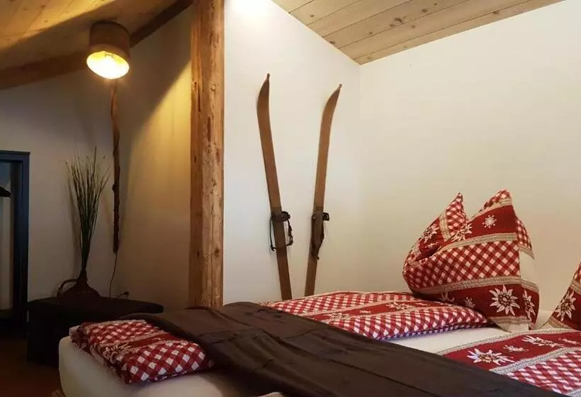 هتل Chalet Bei Der Arve