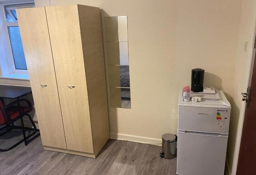 胶囊酒店 Blackberry Rooms Self Catering