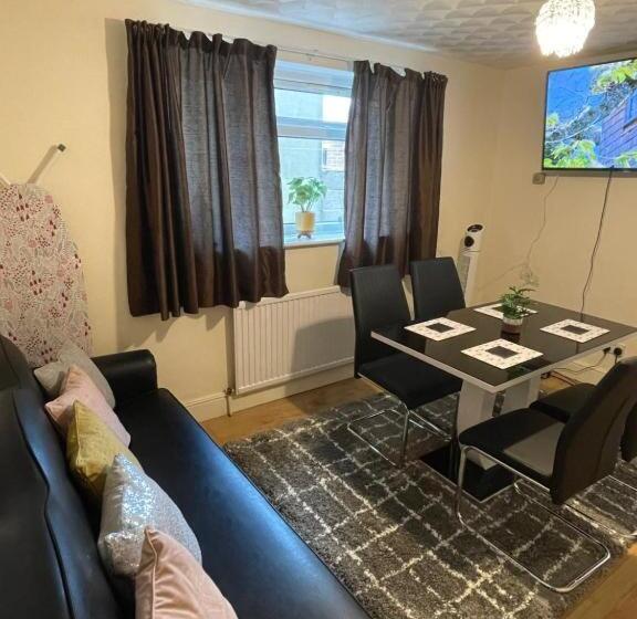 胶囊酒店 Blackberry Rooms Self Catering